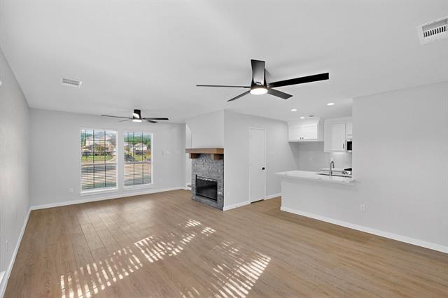 Building Photo - 1009 Lake Bluff Dr
