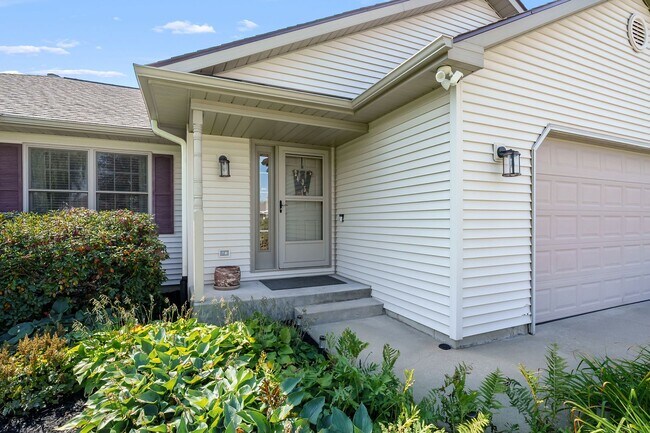 Building Photo - Four bedroom ranch style home in Mattawan!