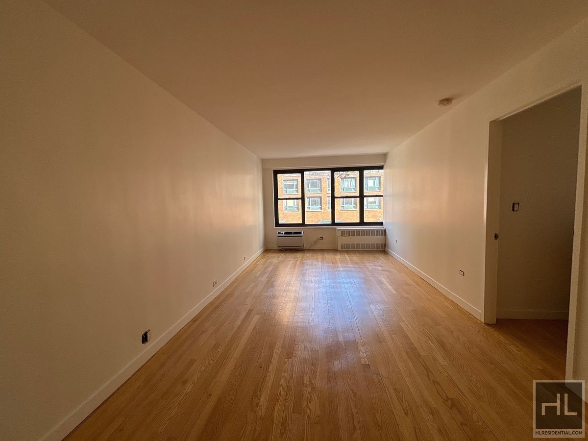 Building Photo - Fourth Avenue