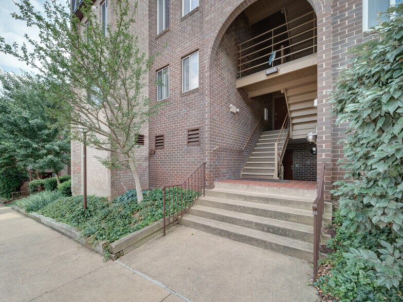 Building Photo - 5017 7th Rd S