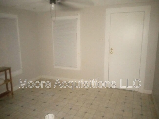 Building Photo - 1811 Nowlin St