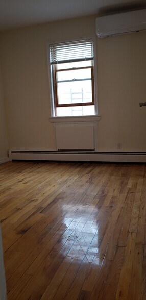 Building Photo - 468 Avenue Y