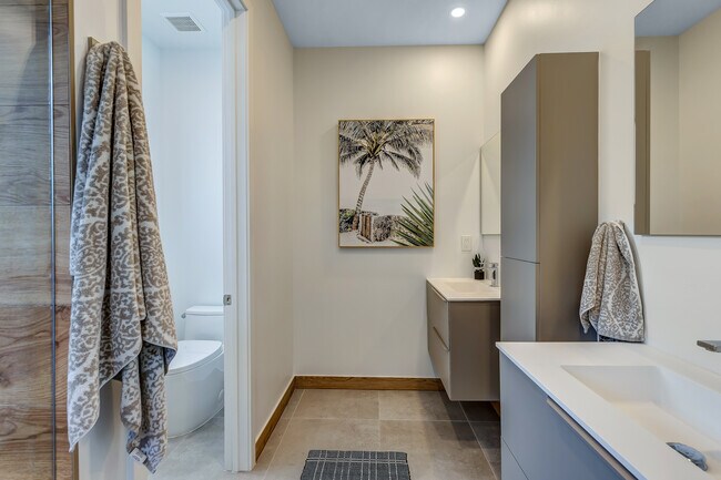 Building Photo - 704 SW 7th St