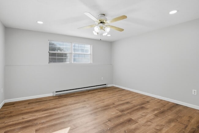 Building Photo - 39 Pleasant St