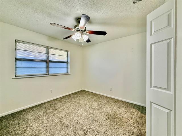 Building Photo - 2000 SE 10th St