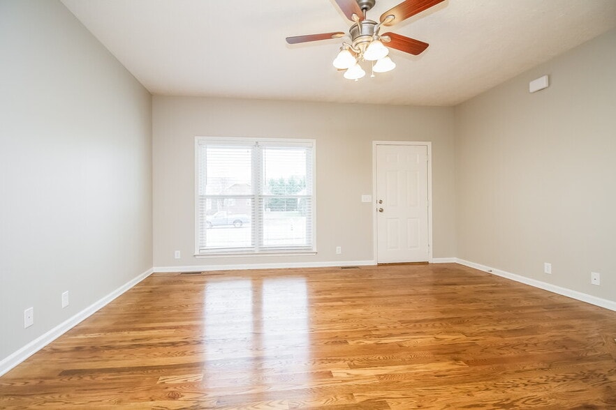 Building Photo - 2913 Waywood Dr