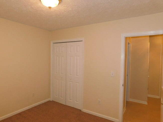 Building Photo - Single Family home