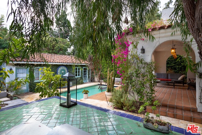 Building Photo - 408 17th St