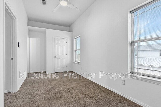 Building Photo - 207 Starr St