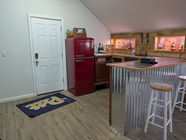 Building Photo - 500 Gardner Rd