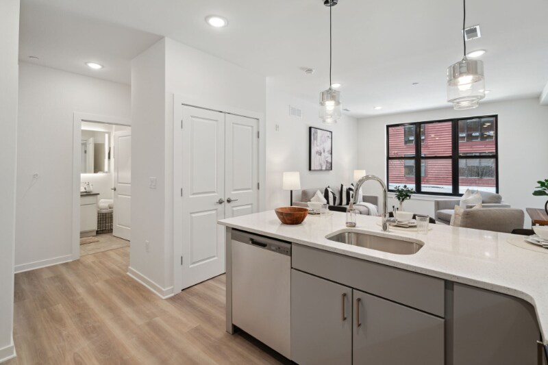 Building Photo - 4442 Ridge Ave