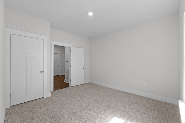 Building Photo - 1905 Noleka Ct