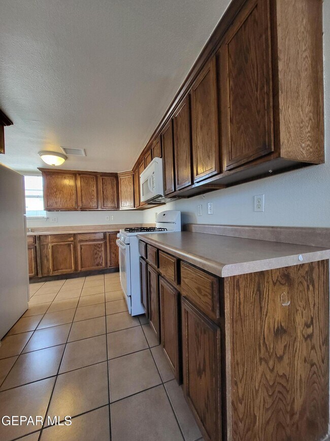 Building Photo - 2992 Tierra Limon Dr