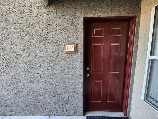 Building Photo - The Perfect One Bedroom, One Bath Condo