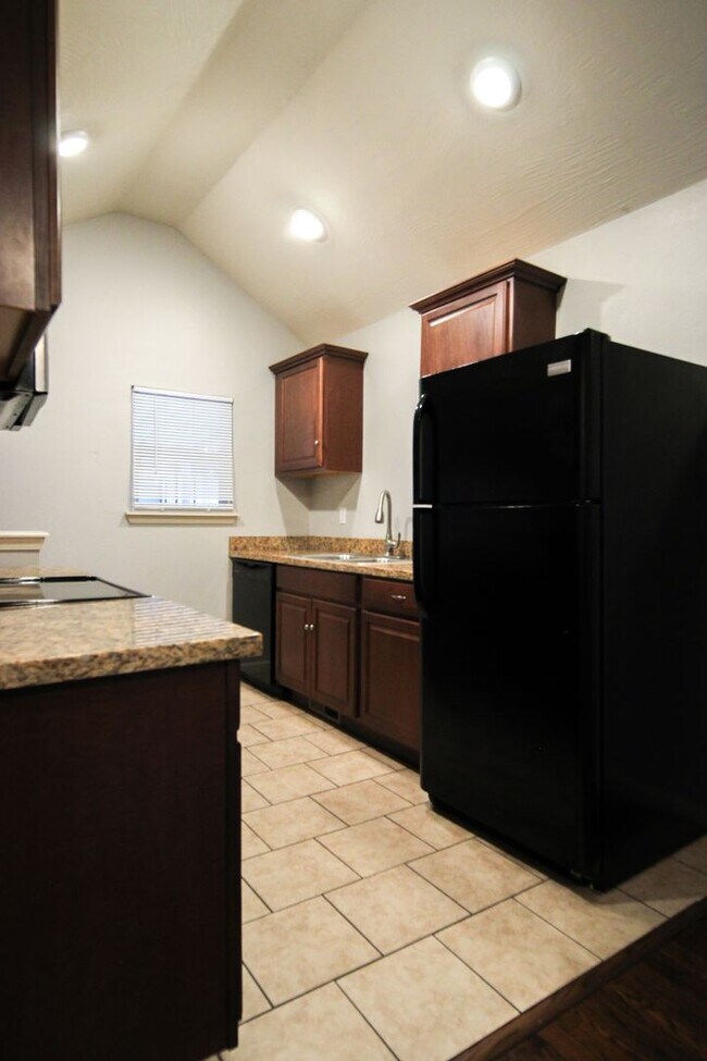 Building Photo - Updated 3BR/2BA House Near MSU – Garage, Basement & Yard!