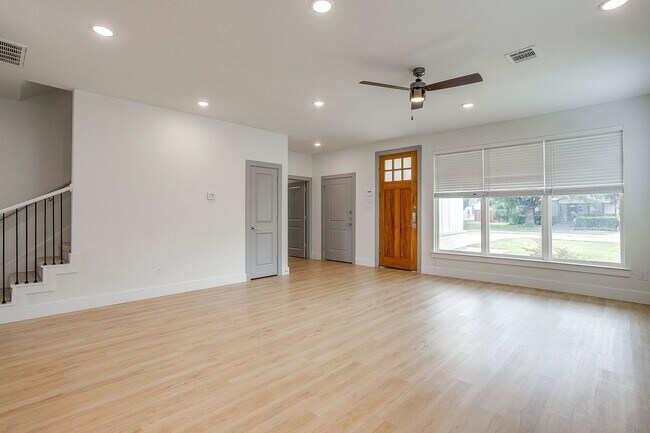 Building Photo - 3817 Winfield Ave