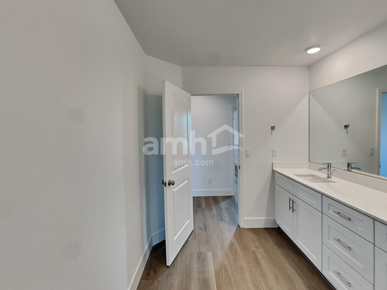 Building Photo - 8055 Braavos Peninsula Ave