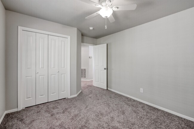 Building Photo - 51 E Greywing Cir