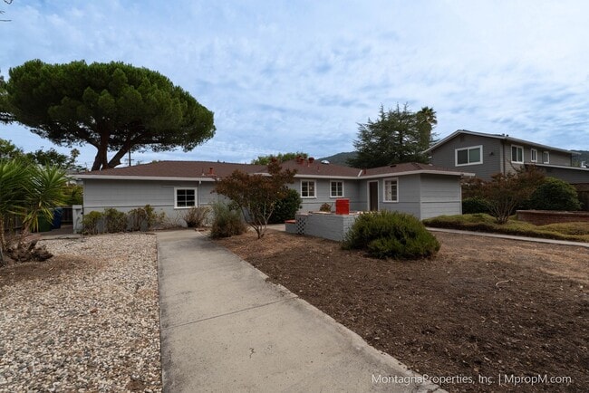 Building Photo - 16375 W La Chiquita Ave