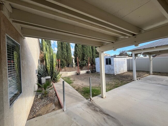 Building Photo - 39510 Sunrose Dr