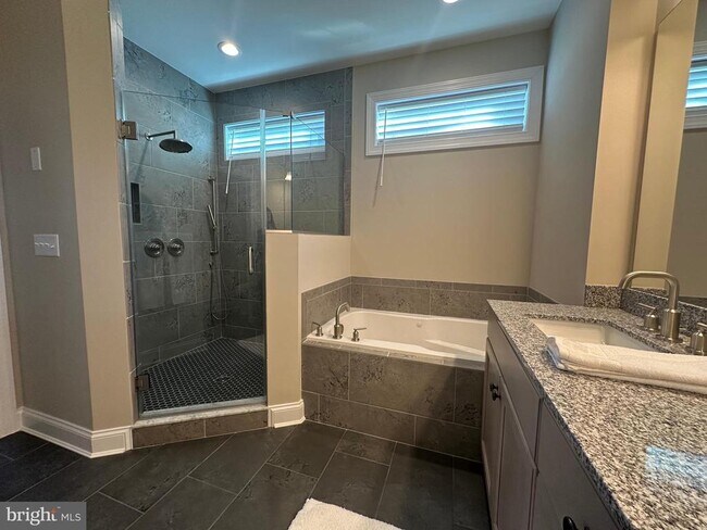 Building Photo - 30475 Madeira Ln