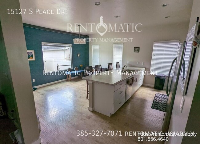 Building Photo - 15127 Peace Dr