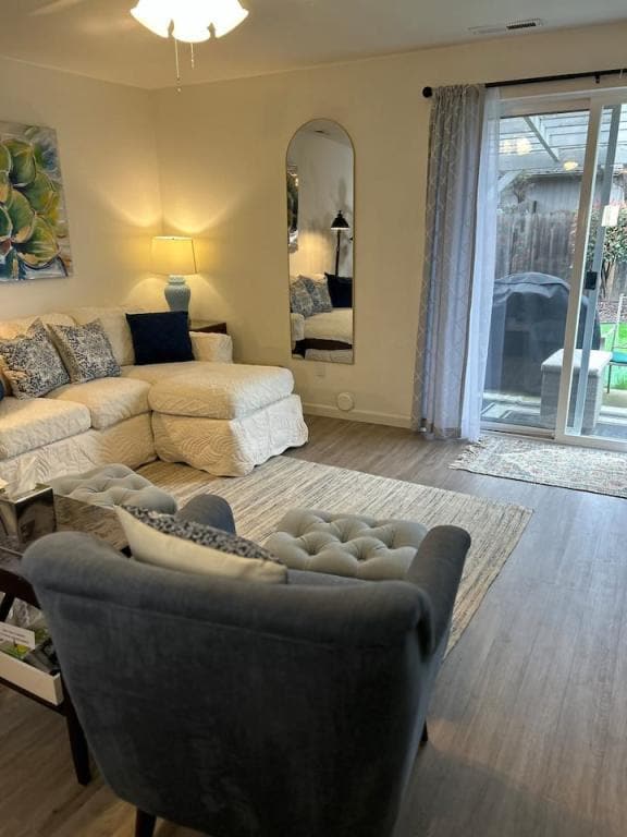 Building Photo - 563 Primrose Dr