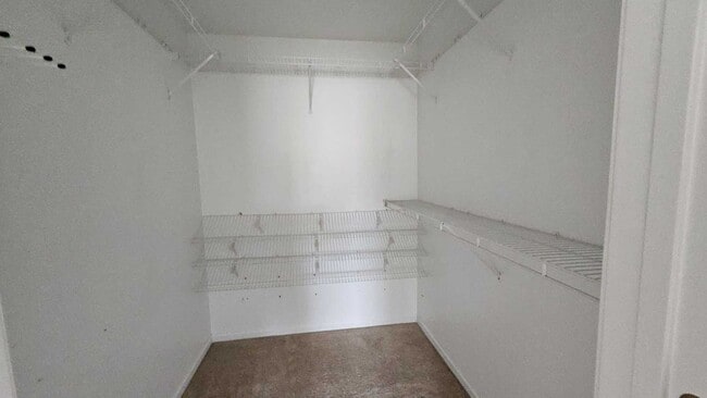 Building Photo - 955 Elderberry Cir
