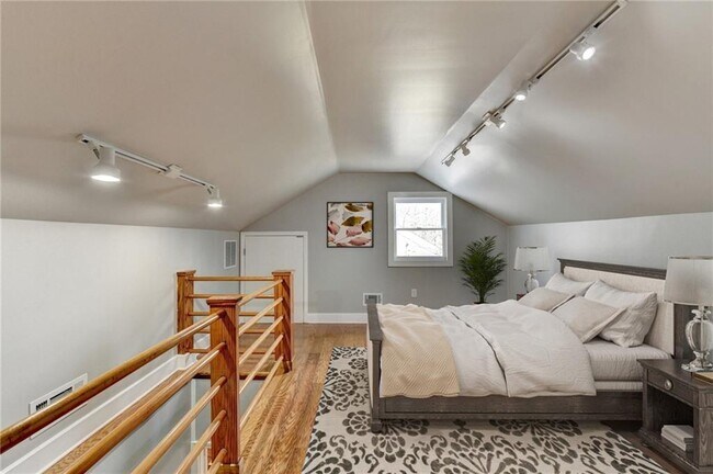 Building Photo - 1926 N Decatur Rd