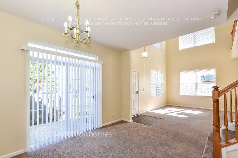 Building Photo - 2562 Hillsboro Blvd