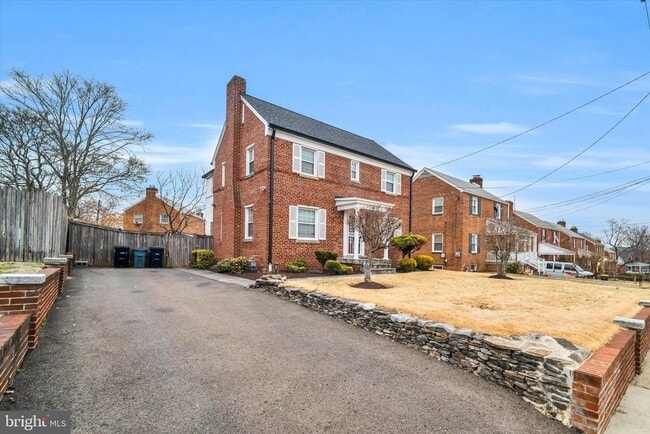 Building Photo - 1002 Chillum Rd