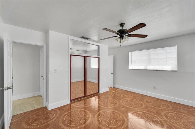 Building Photo - 7251 Grandview Blvd