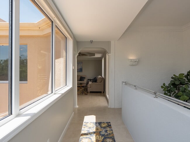 Building Photo - Luxury Furnished Longboat Key Retreat with Private Beach Club Access & Golf Course Views Remodele...