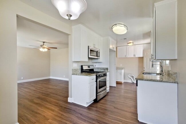 Building Photo - 55+Community Available Rental NOW!! Costa ...