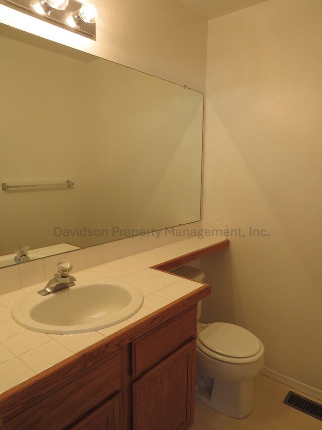 Building Photo - Spacious 3-Bedroom House in Pine Creek