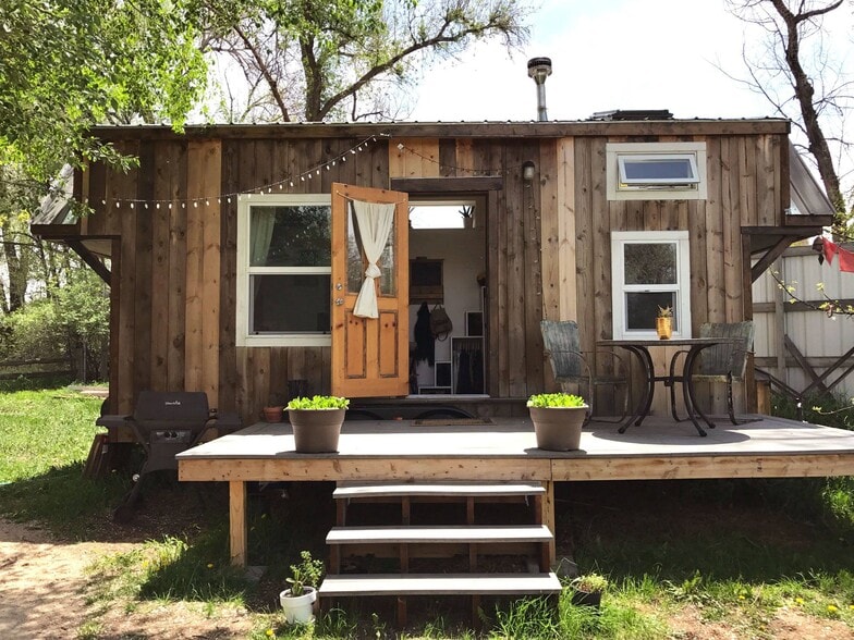 Building Photo - 325 N Sunset St