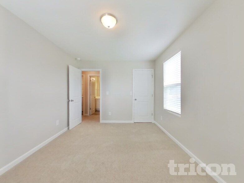 Building Photo - 129 Verona Dr NW