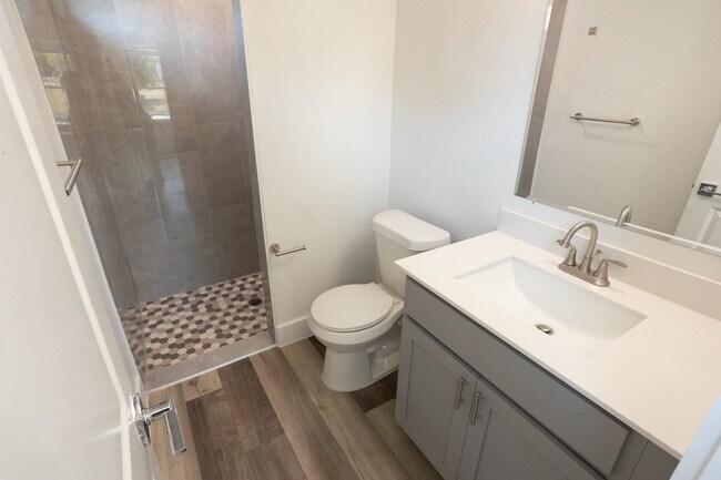 Building Photo - 3144 Wayside Ave