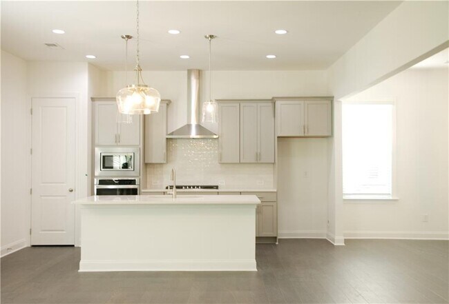 Building Photo - 4381 Encore Blvd
