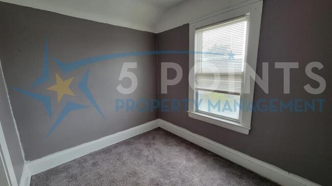 Building Photo - 3058 W 116th St