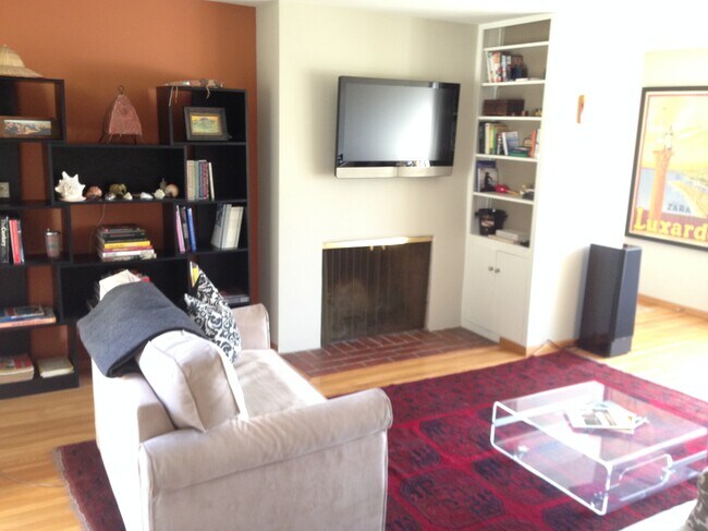 Building Photo - 1544 Murray Dr
