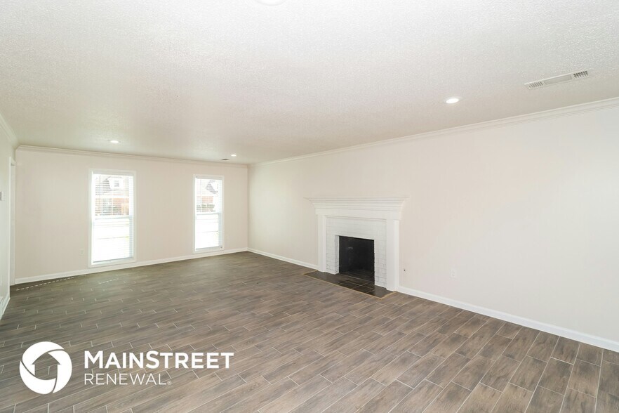 Building Photo - 7250 N Old Farm Rd