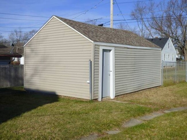 Building Photo - 3903 Grayston Ave