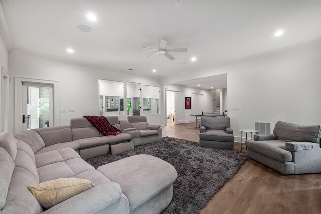 Building Photo - 306 Pinecrest Rd NE