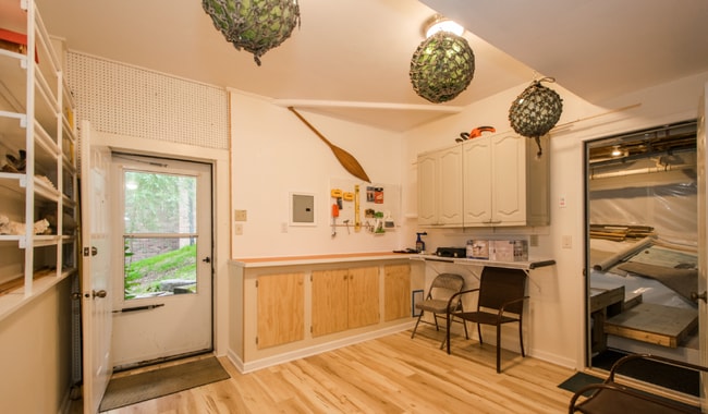 Building Photo - 4 Bedroom 3 Bathroom Home Furnished home