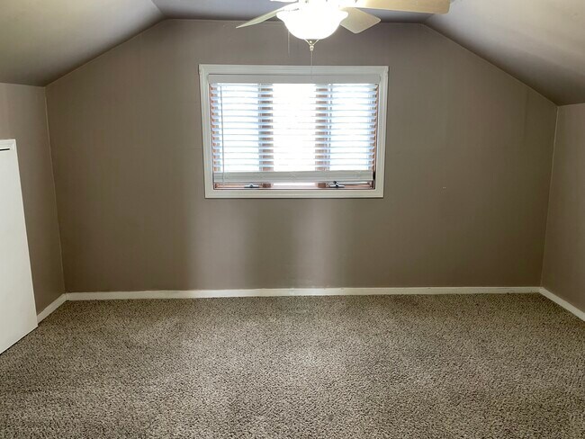 Building Photo - 11 Strabane Ave