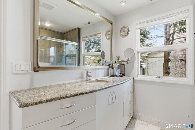 Building Photo - 53 Dagmar Rd