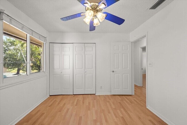 Building Photo - 2560 Bass Way