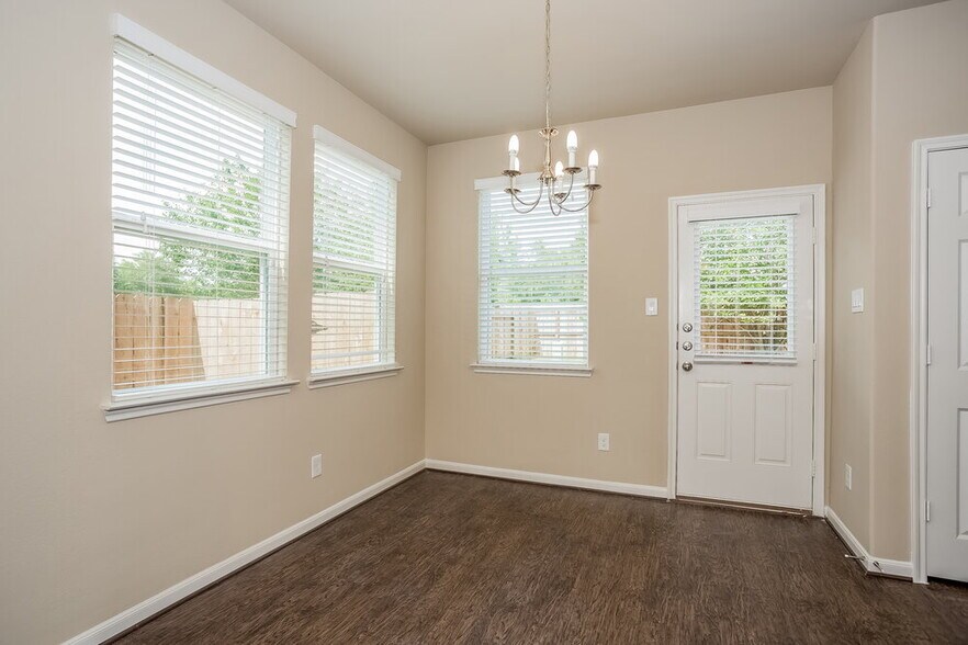 Building Photo - 15030 Silhouette Ridge Dr