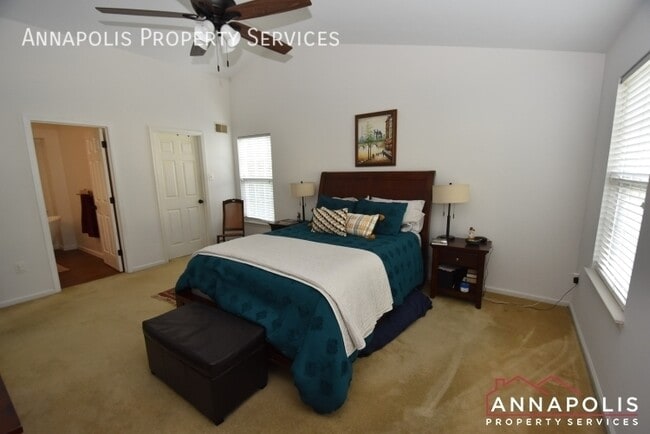 Building Photo - 2808 Traxler Ct